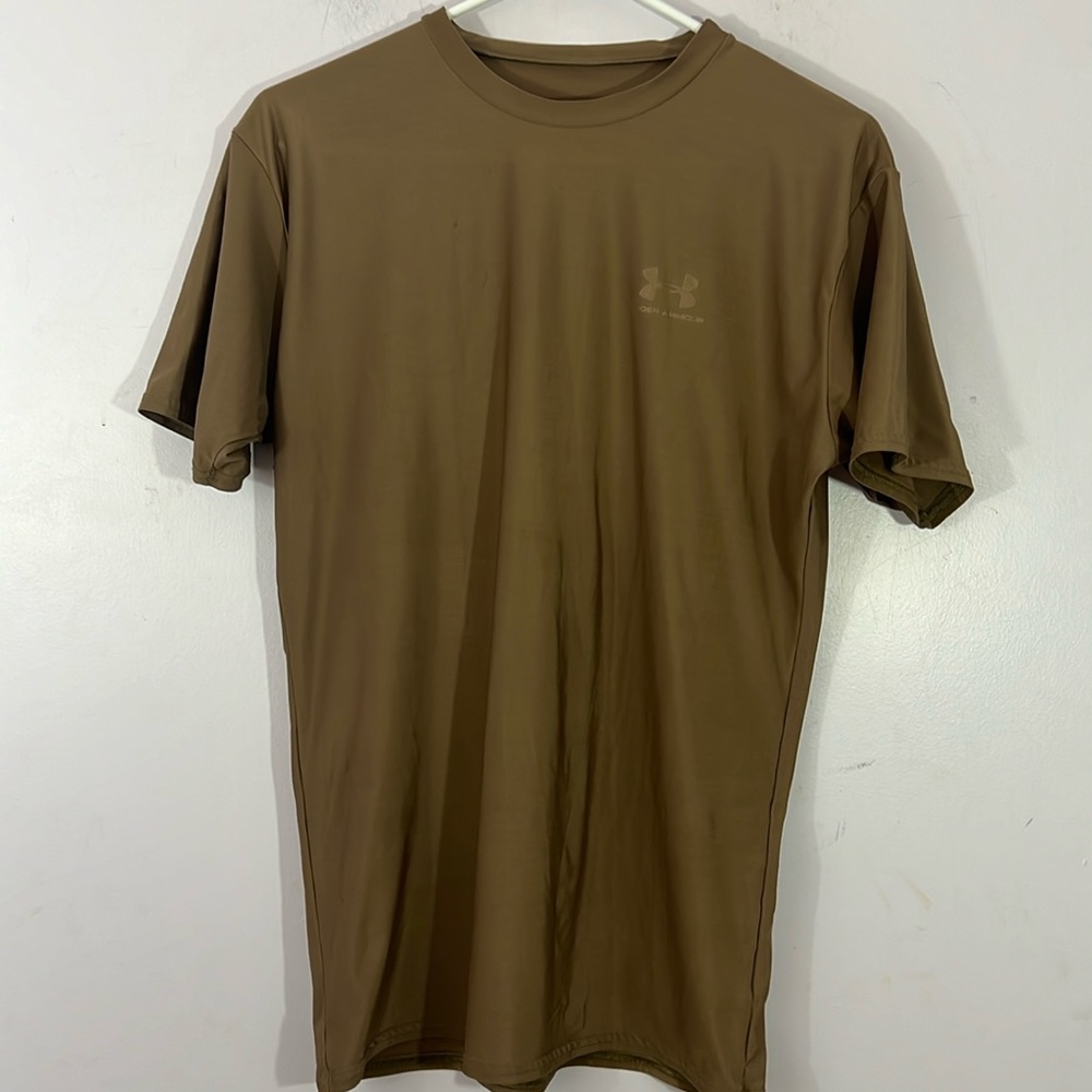 Form fitting Hurley xxl polyester spandex tshirt, check measurements